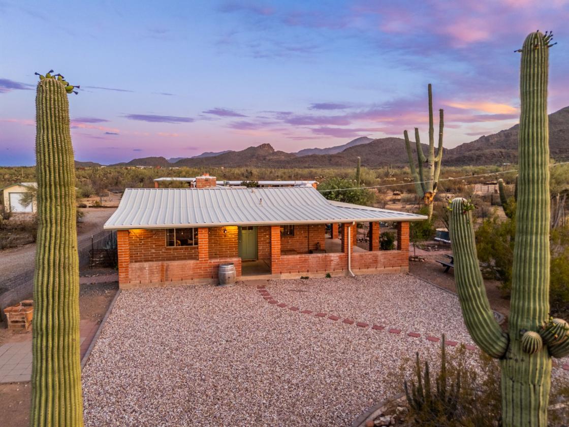 One-Of-A-Kind Tucson Area Ranch - photo 4