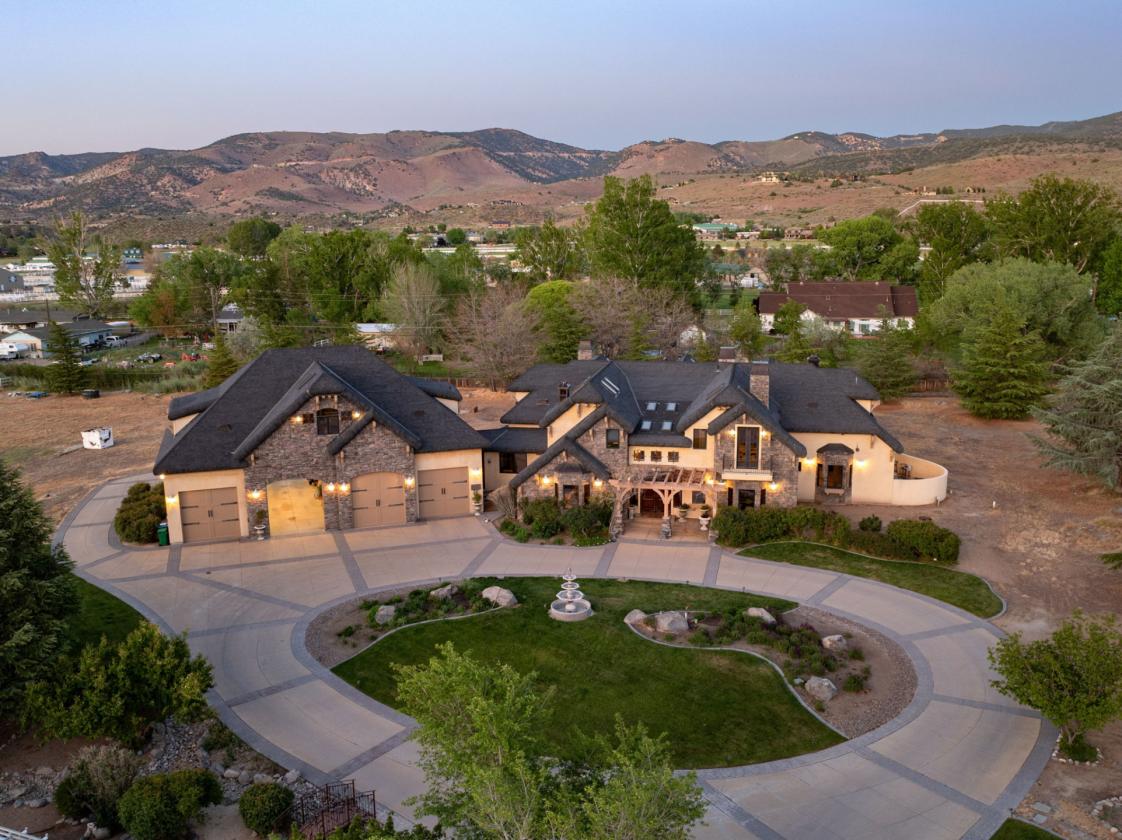 Extraordinary Estate in Pleasant Valley - photo 6