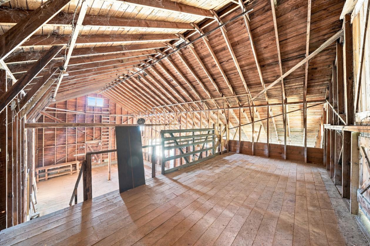 A RARE OFFERING - Incredible Estate - photo 27