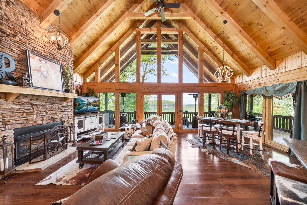 Log cabin home near Big South Fork - photo 14