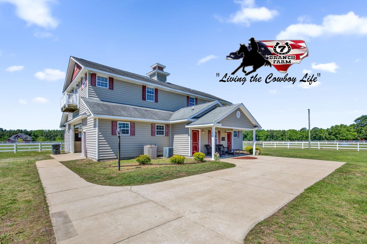 Horse Farm & Equestrian Center - photo 2
