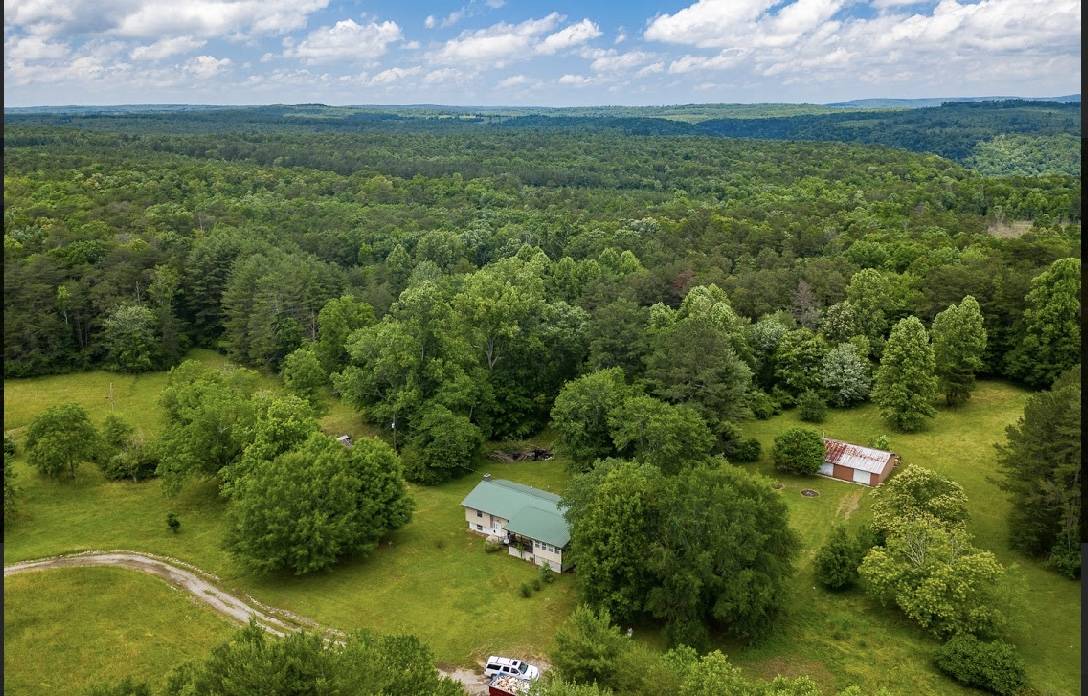 Horse Acreage For Sale in the Beautiful Mountains of Tennessee