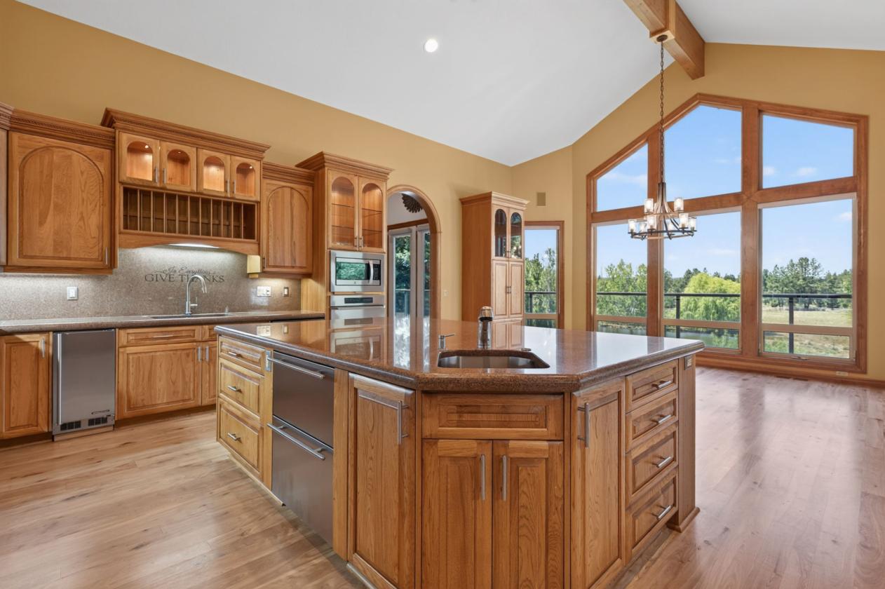 25-Acre Luxury Equestrian Estate in Bend - photo 17