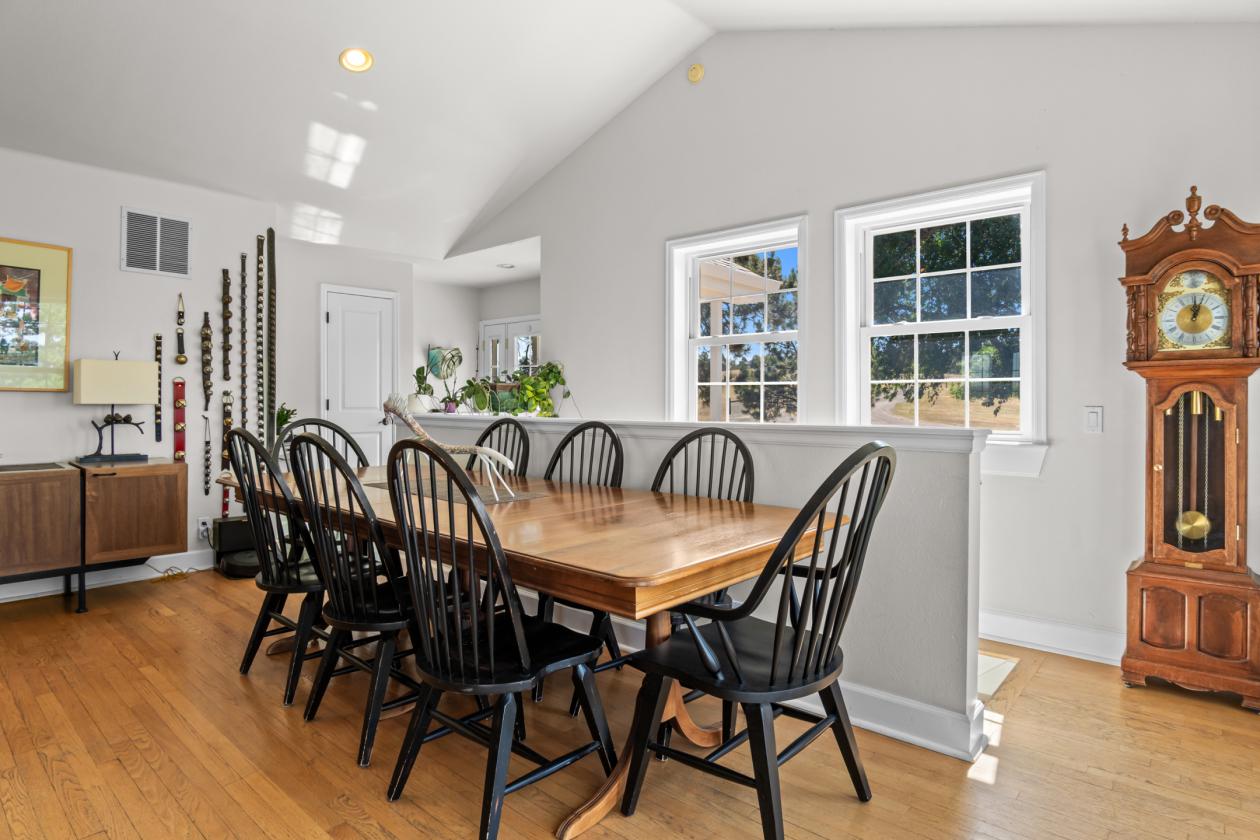 Exceptional Equestrian Estate With Indoor Arena - photo 4