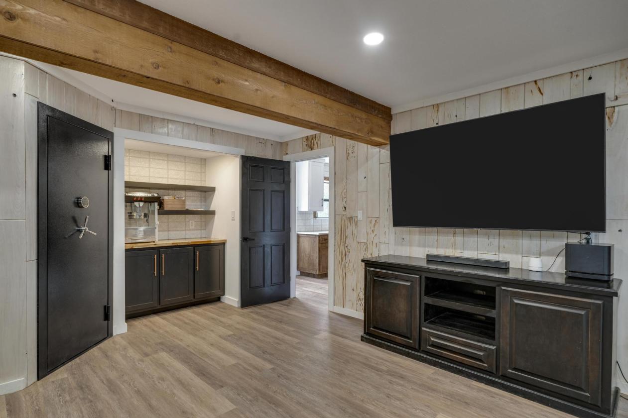 60.87 Hill Country Ranch 2.25% VA Assumable - photo 11