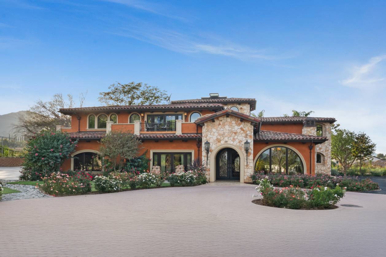 Horse Property for sale.