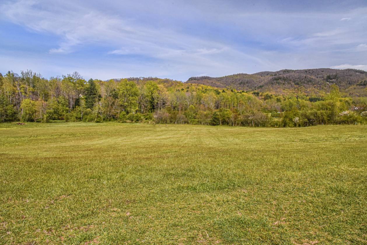Equestrian's Dream with incredible views outside of Asheville, NC