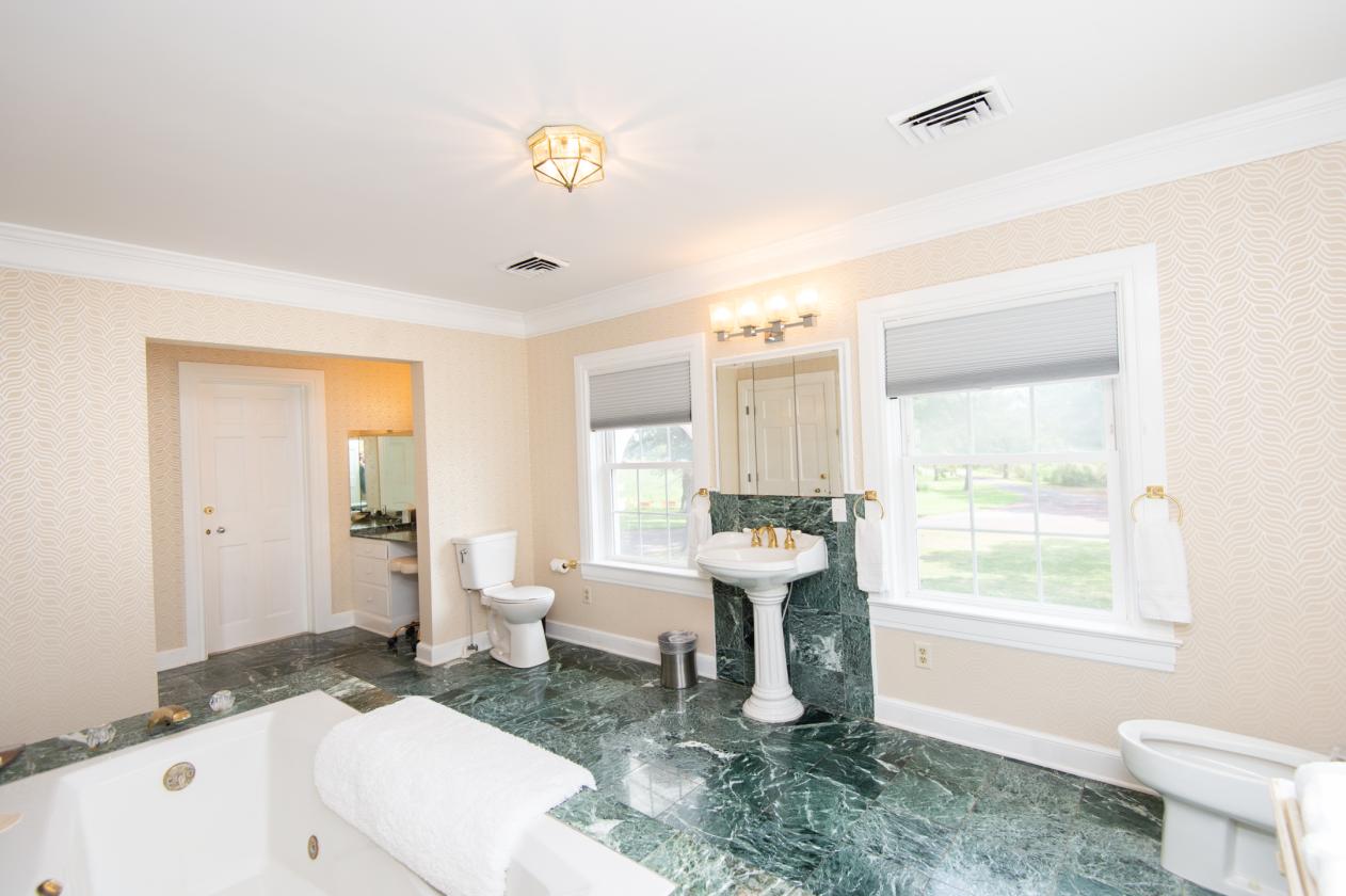 Waterfront Equestrain Luxury Estate - photo 12