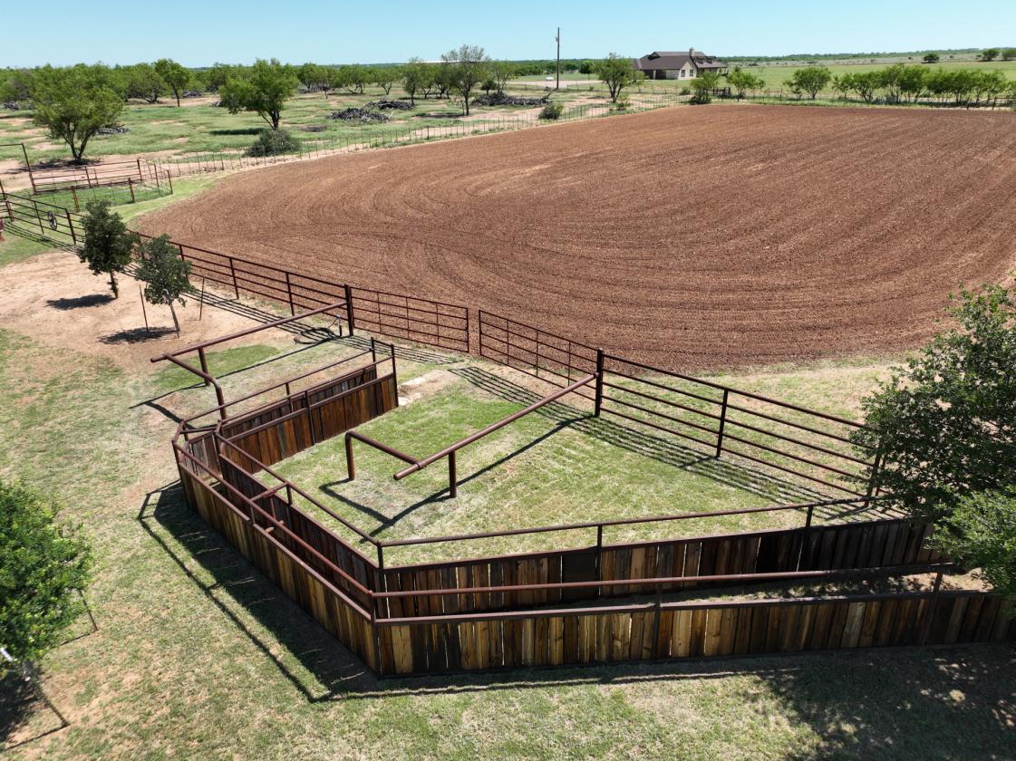 PERFECT FOR HORSE TRAINERS & HOBBY HORSE RANCH - photo 3