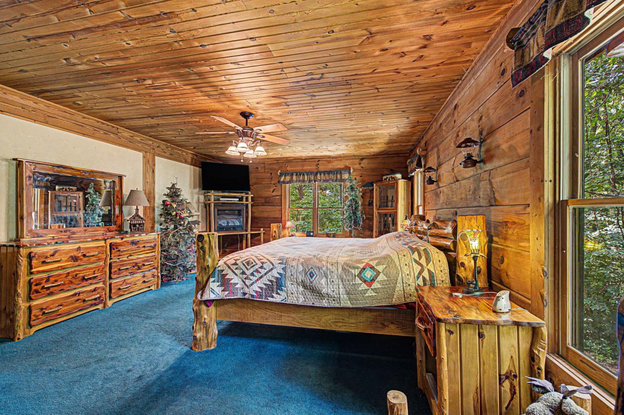 LOG HOME,The Galena Territory Equestrian Property - photo 12