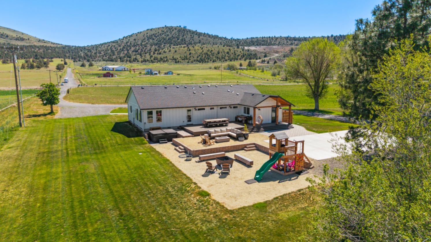 BEAUTIFUL, TURN KEY HOME + FARM + ADU ON 101 ACRES - photo 4