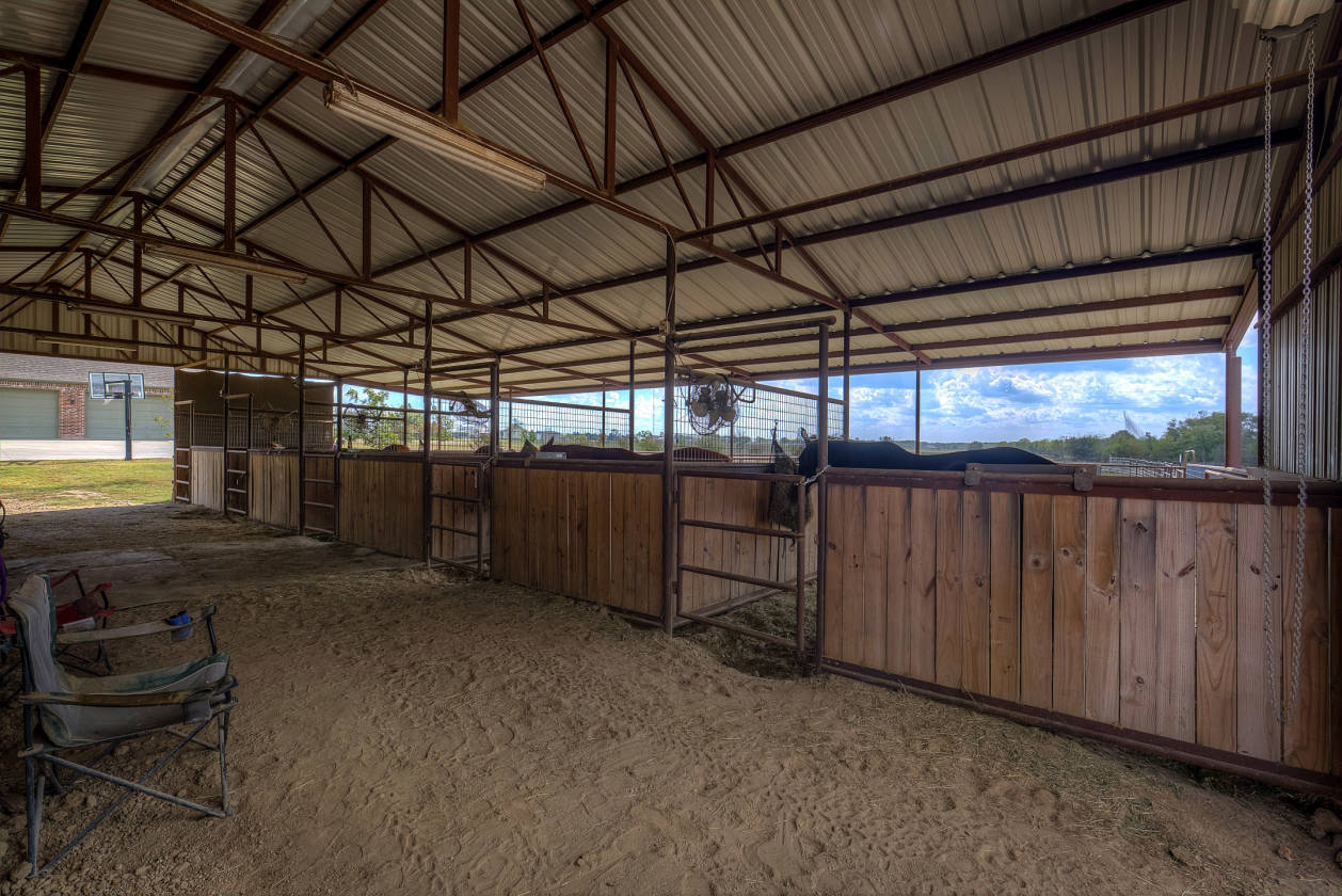 26 Acre Estate with Horse barn and pond! Sulphur Springs, Hopkins County, Texas