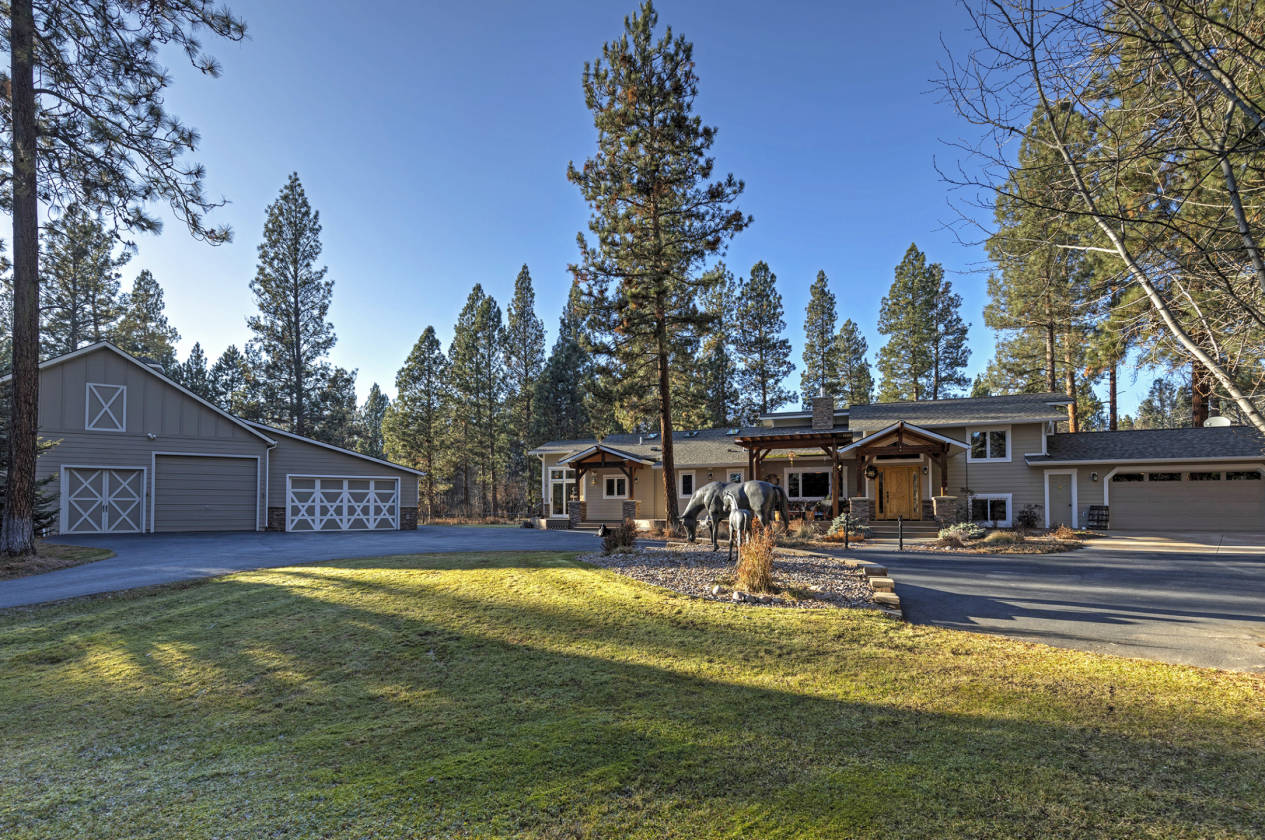 Executive Horse Property in The Beautiful Bitterroot Valley Florence