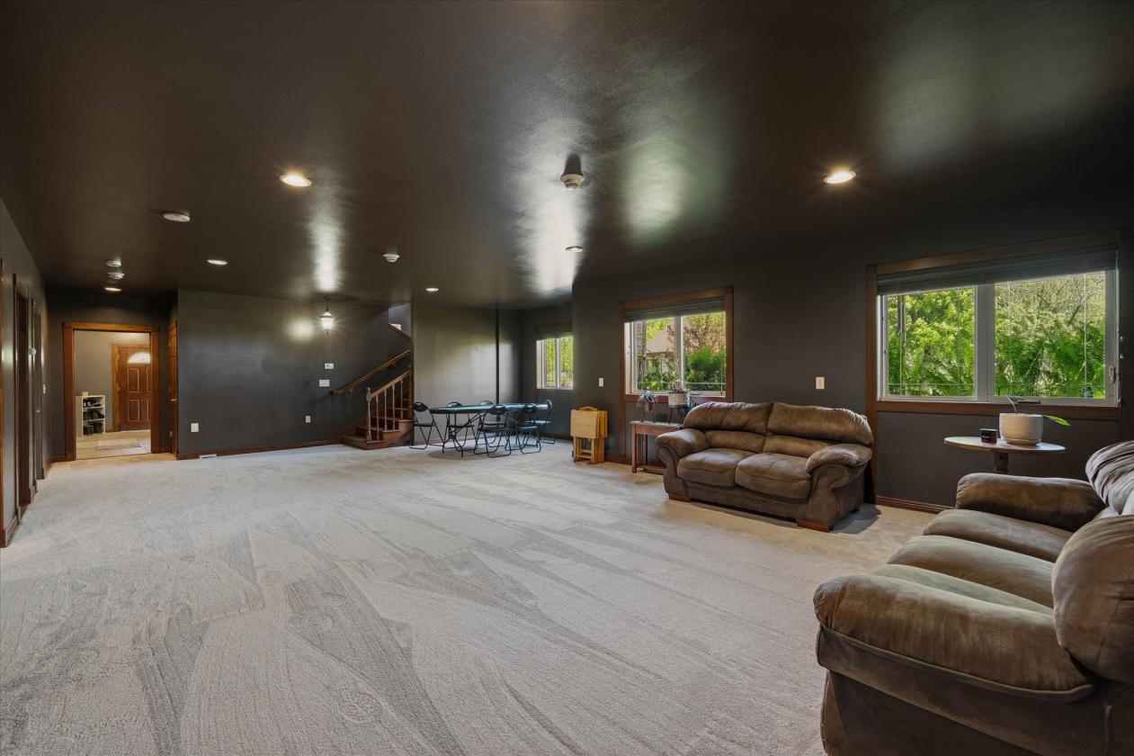 Luxury Equestrian Estate w/ Indoor & New Outdoor - photo 12