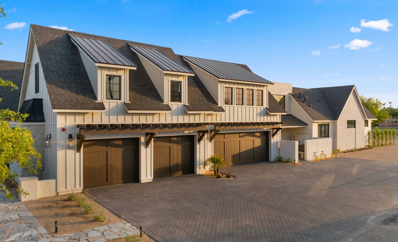 New Luxury Estate - Horse Privileges  - photo 2