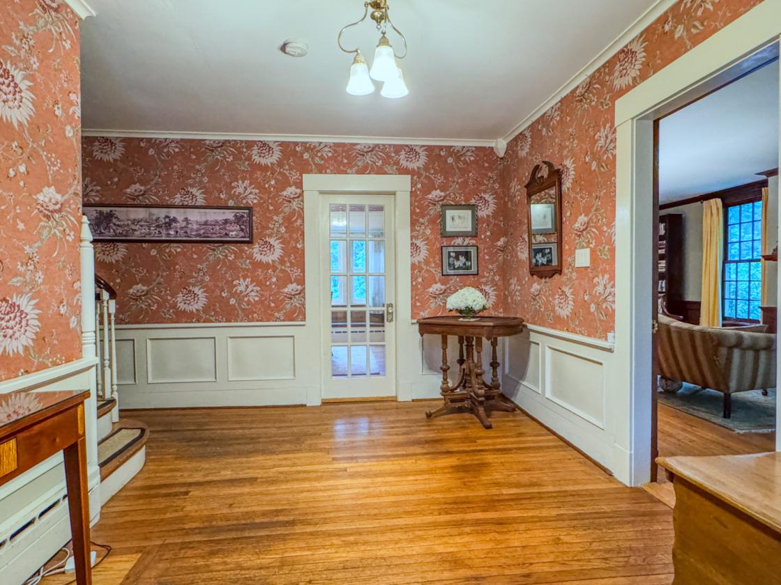 Own a piece of History - Classic Brick Colonial - photo 9