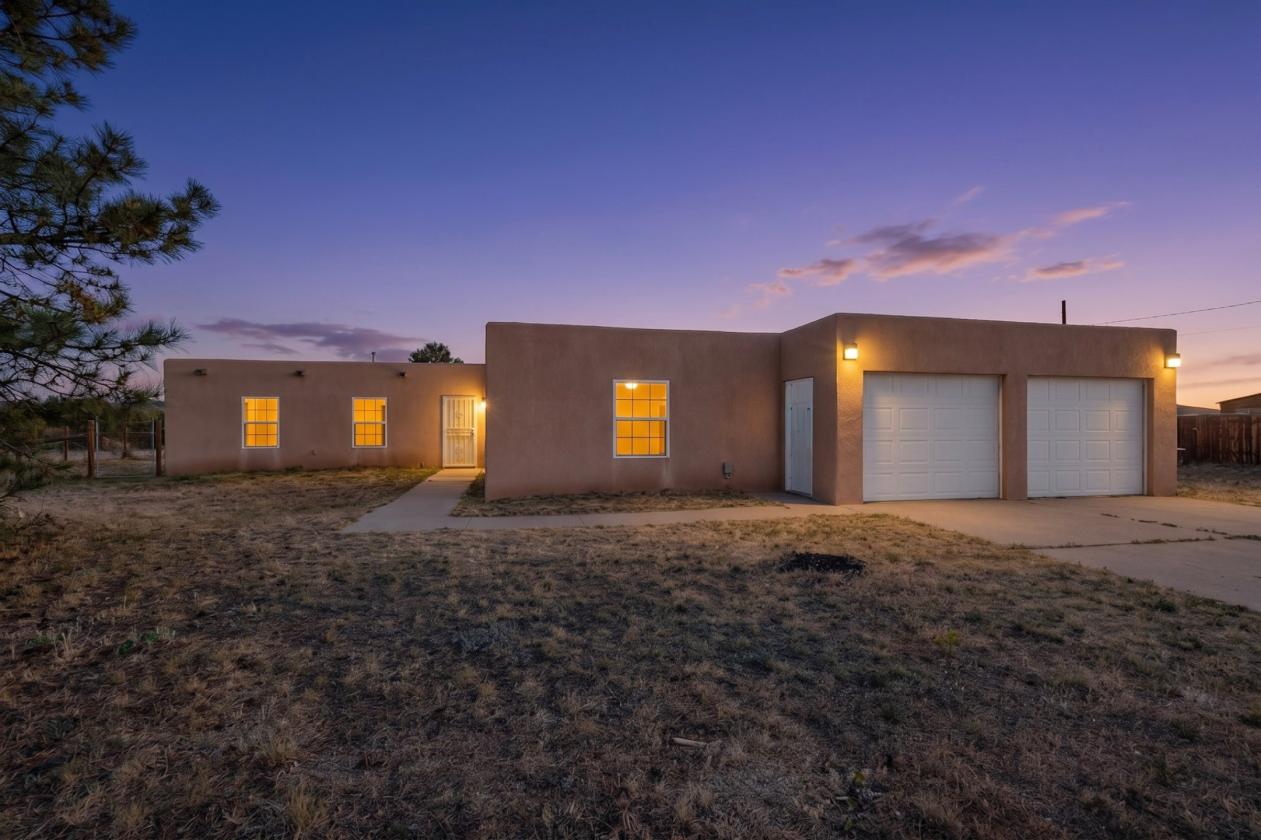 Fabulous, one of a kind horse property - photo 1