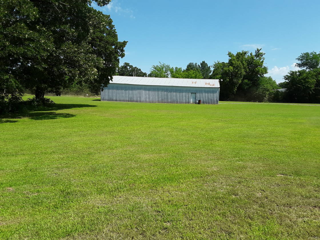 6 .86 Acres & Large, Remodeled Home McAlester, Pittsburg County