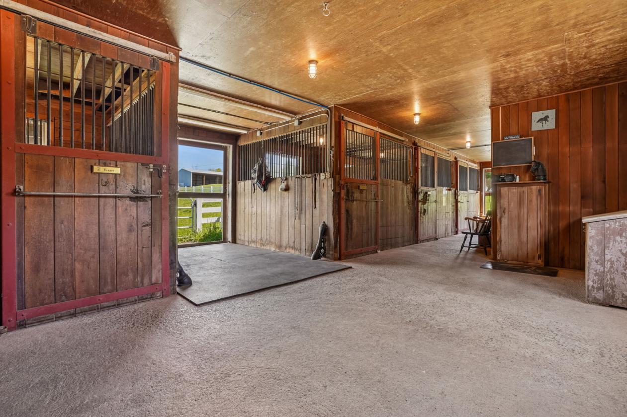 LUX EQUESTRIAN FARM READINGTON TOWNSHIP - photo 25