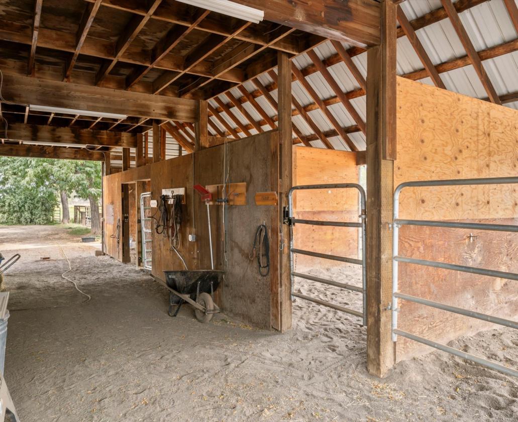 Turnkey Horse Farm and Cozy Home - photo 13