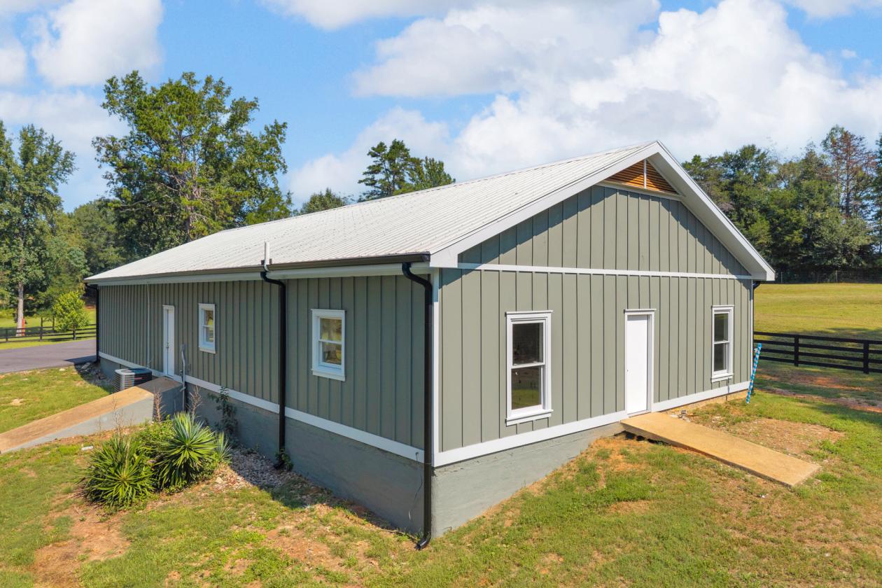 Luxury 79-Acre Horse Farm with 24-Stall Barn - photo 29