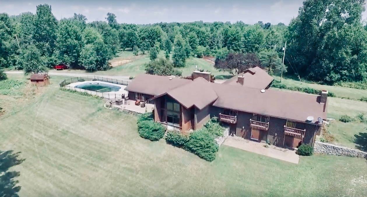 Home/Horse Property with Amazing Views Gaines, Genesee County, Michigan Horse ranch