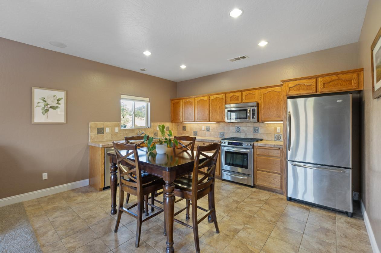 Horse property with gorgeous views! - photo 16