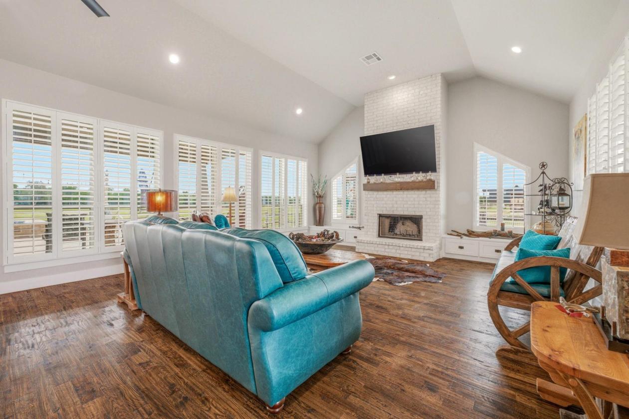 Gorgeous, Rock Home Situated on 15.4 Coastal Acres - photo 4