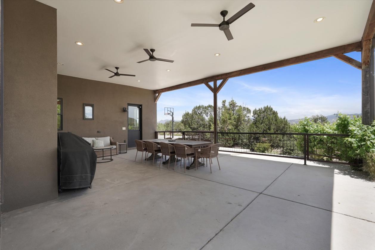 Luxury Mountain Equestrian Estate on 10.49 Acres - photo 29