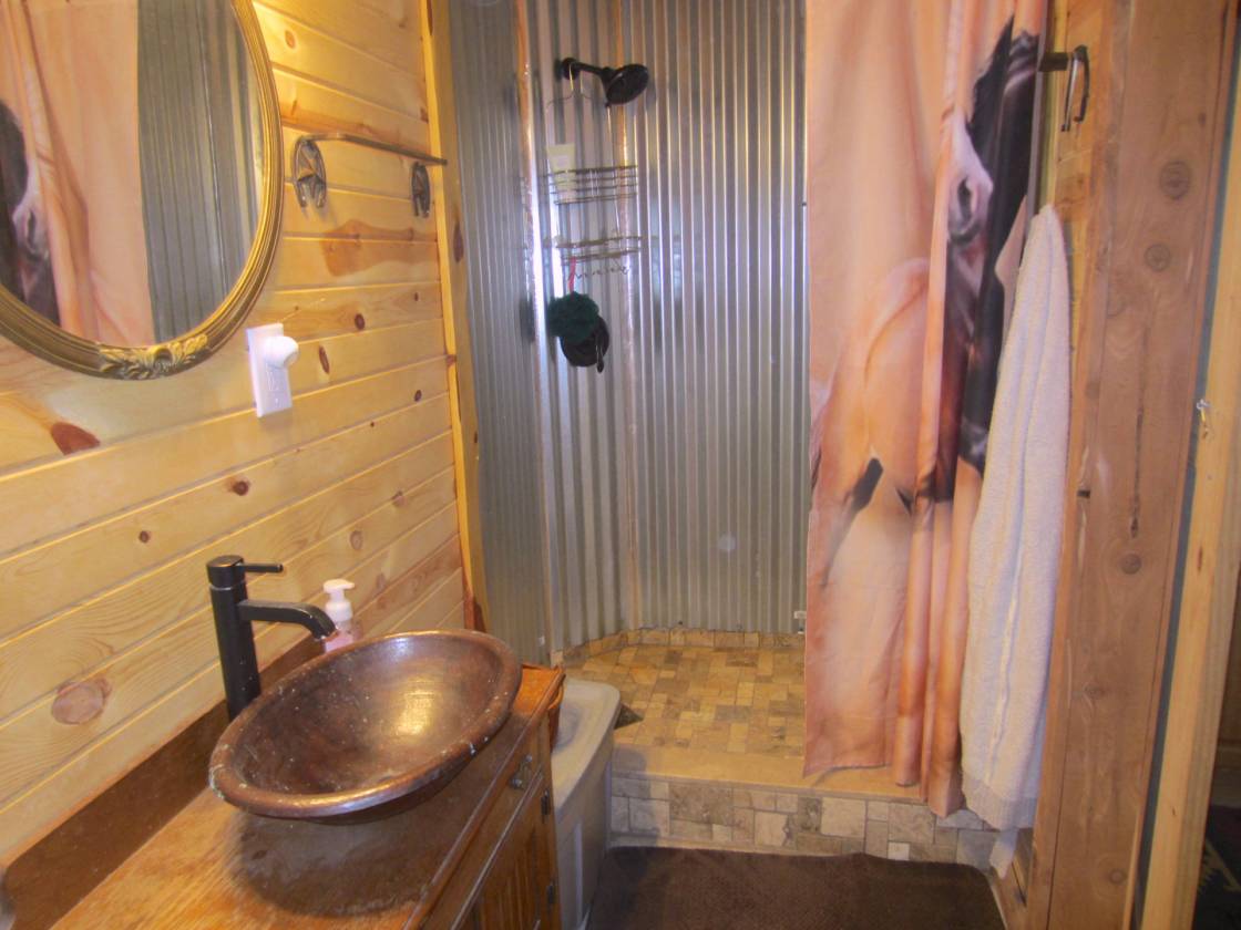 Peace and Privacy w/comforts of home - photo 13