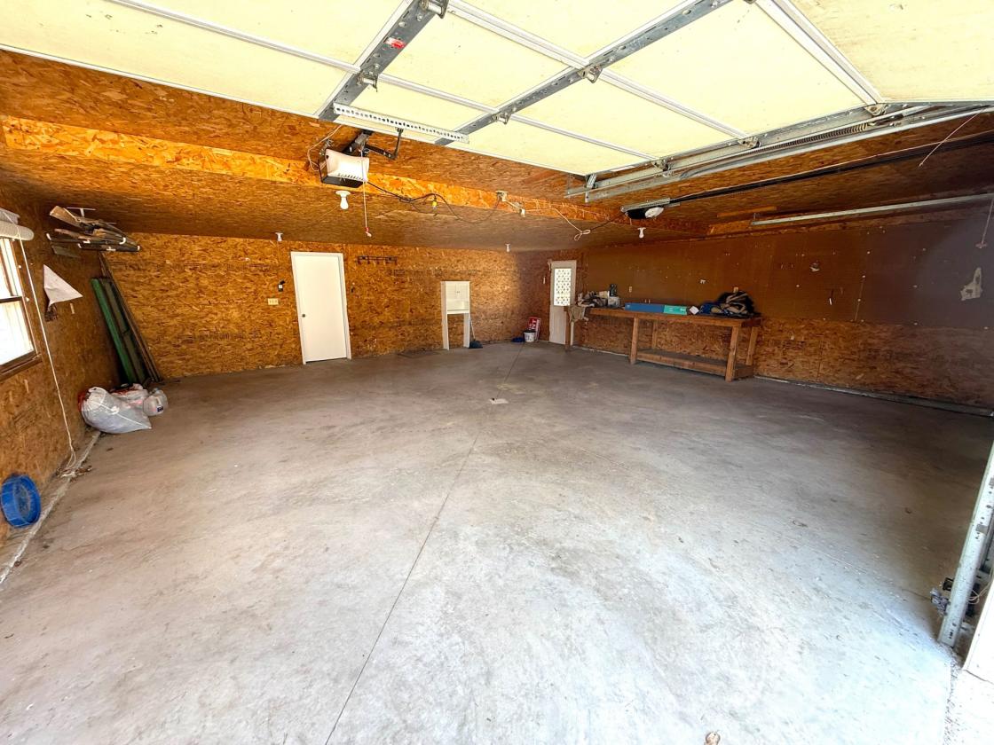 Beautiful 5 +/- Acre Property with 6-Stall Barn - photo 21