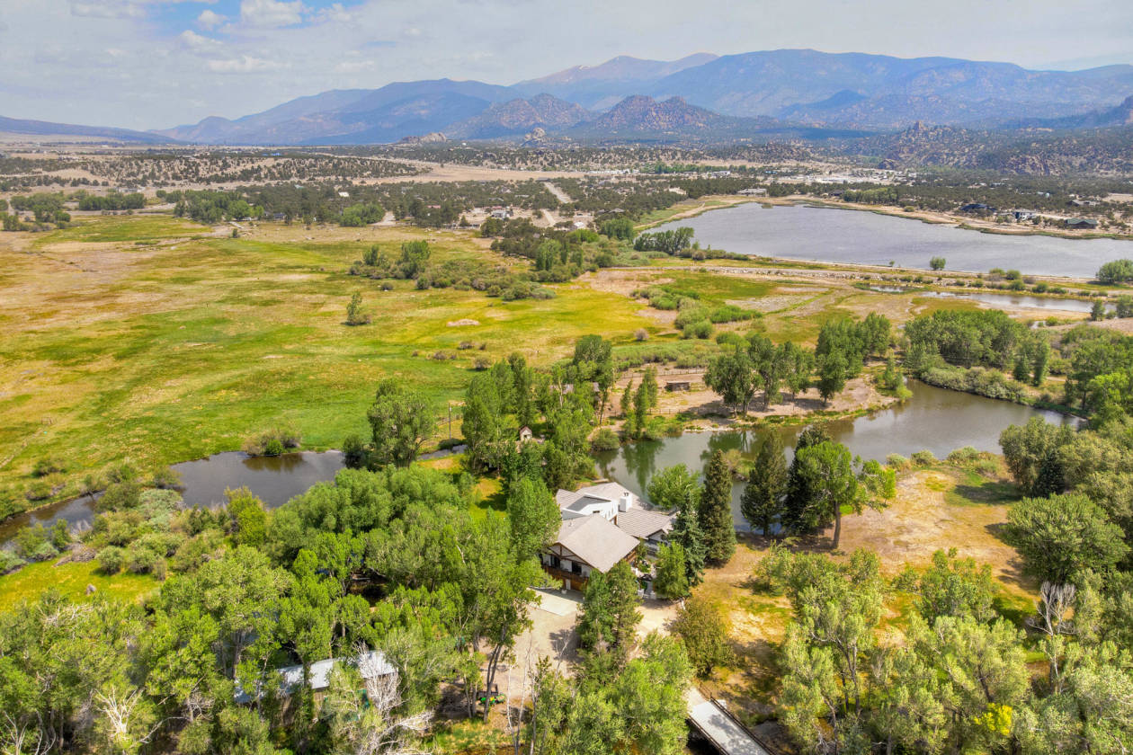 Colorado Mountain horse property with many water features. Buena