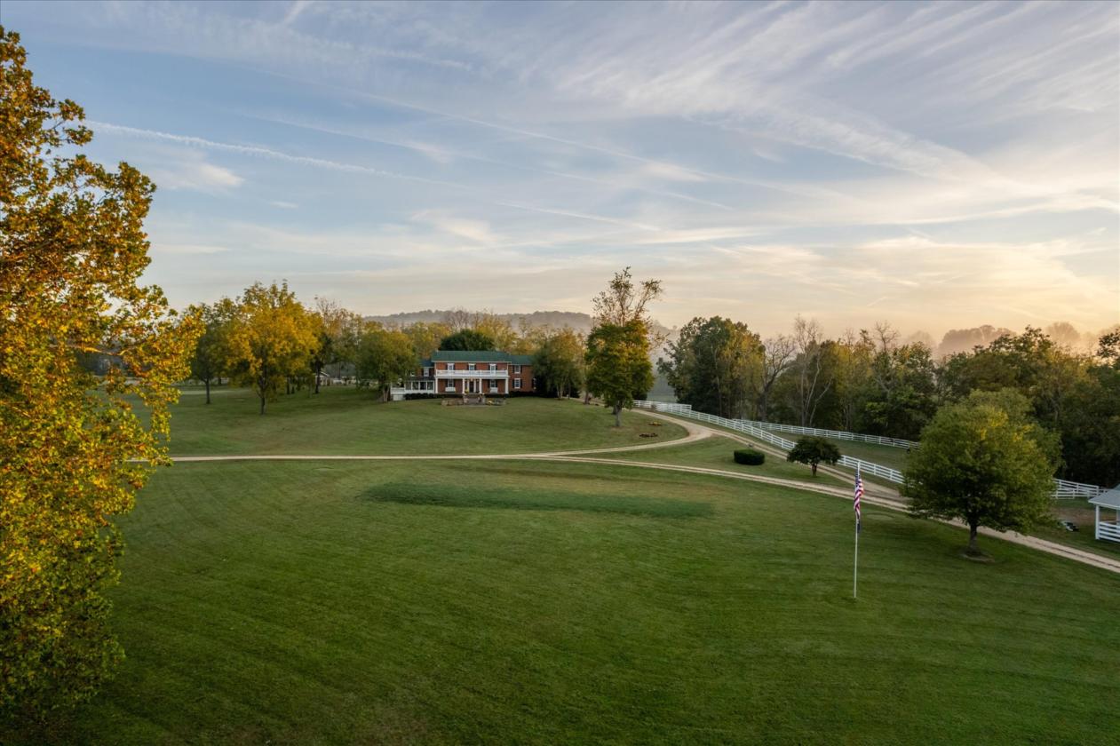 Estate with horses and golf on site - photo 5