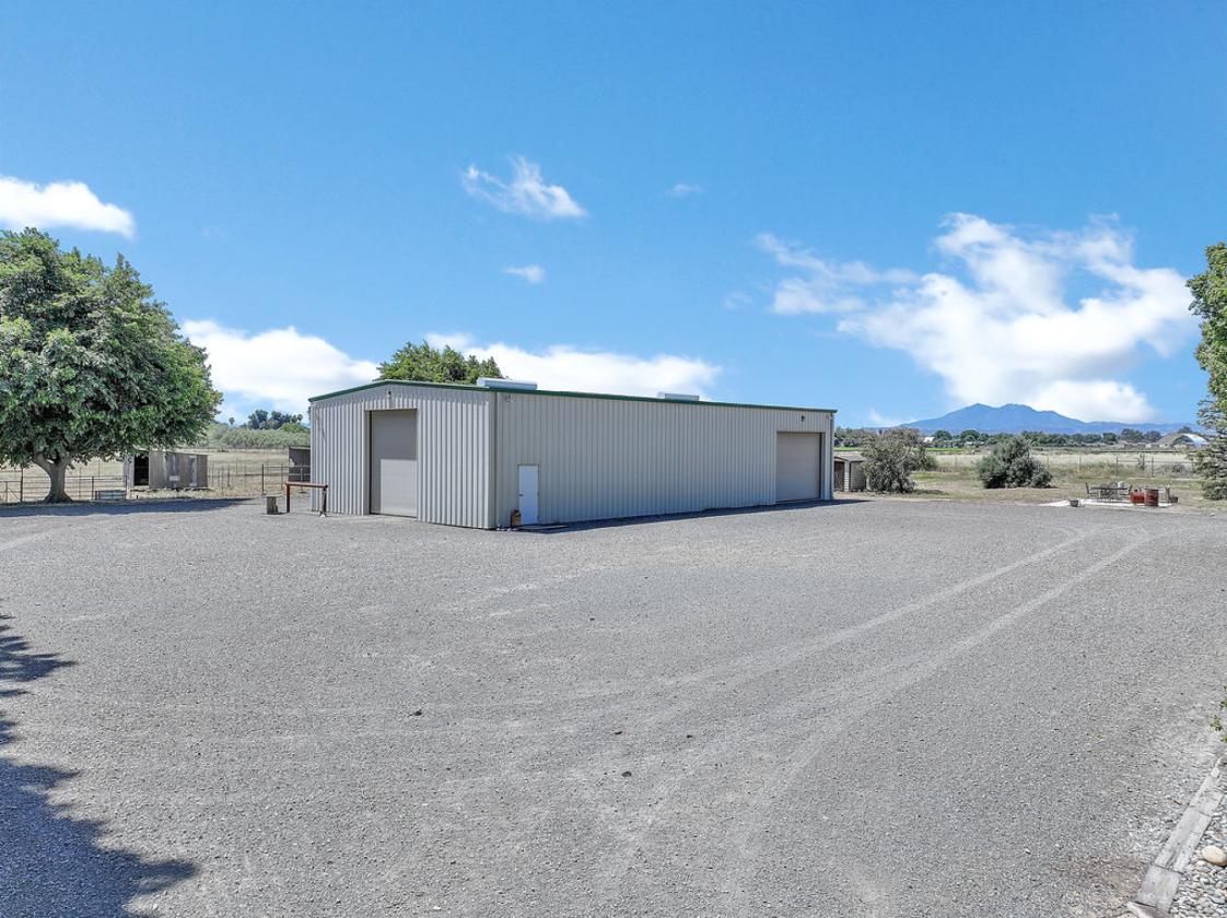 Premier Roping Property | Lighted Arena & Chute - photo 4