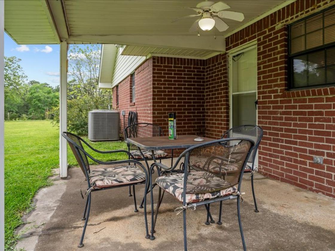 Horse property with breathtaking views - photo 18