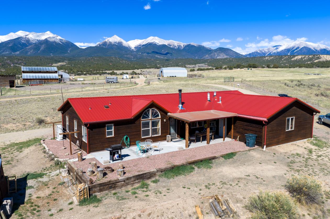 Horse property with multiple income streams - photo 1