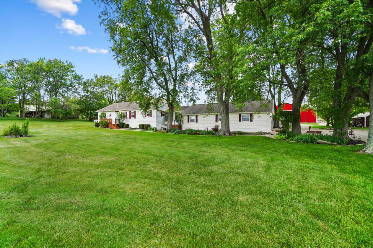 Heated Indoor Arena, Dedicated Hay Pasture & More! - photo 8