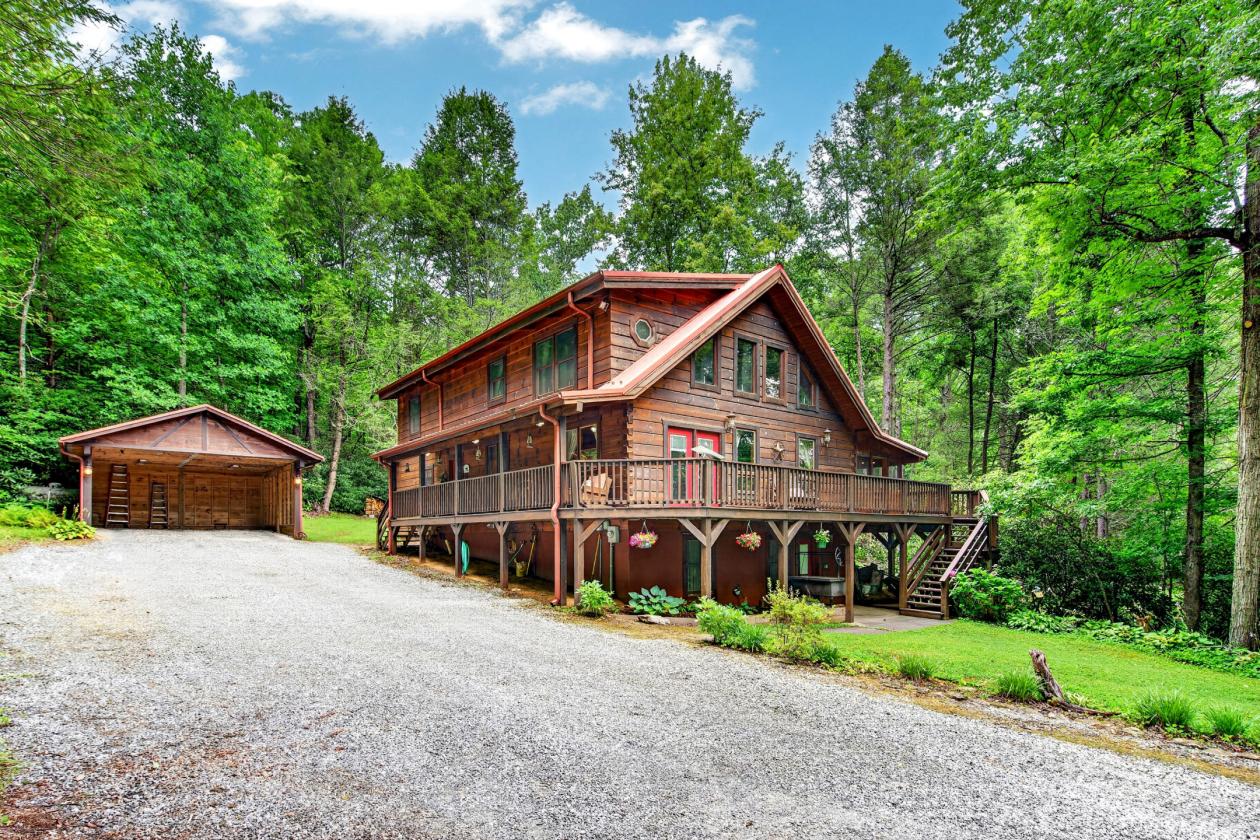Creekfront Equestrian Estate Bordering Pisgah Forest - photo 1