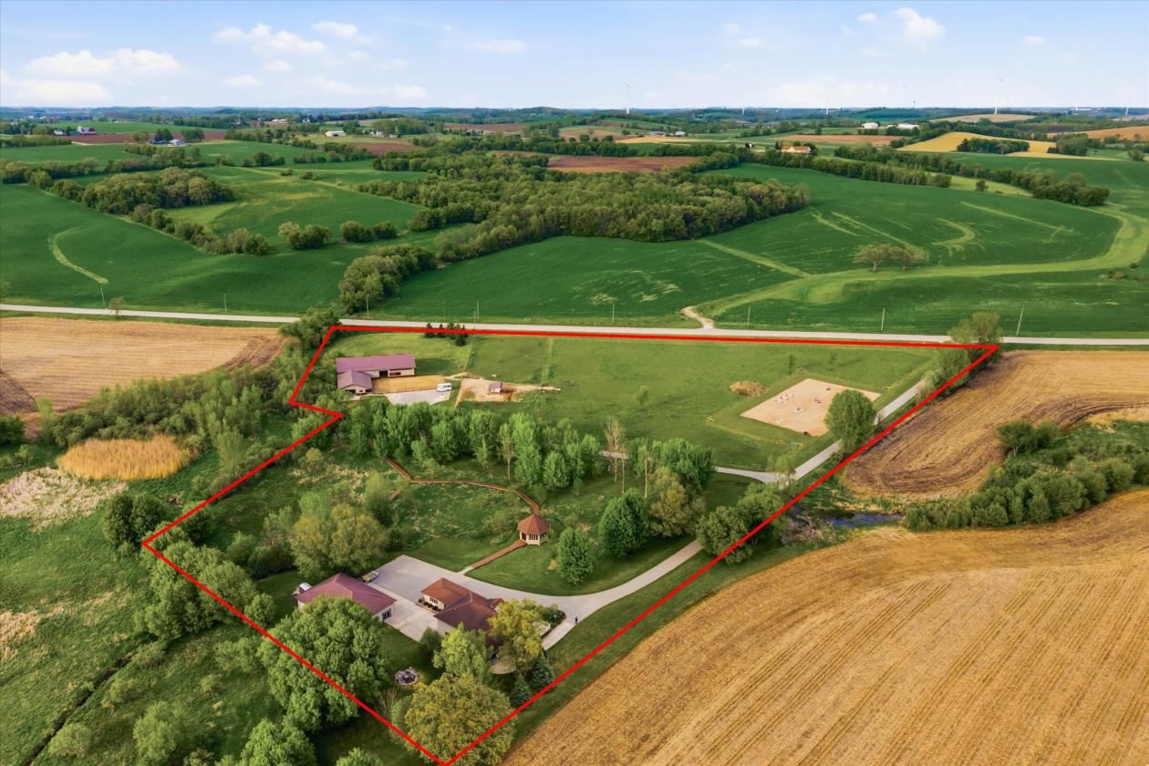 Luxury Equestrian Estate w/ Indoor & New Outdoor - photo 23