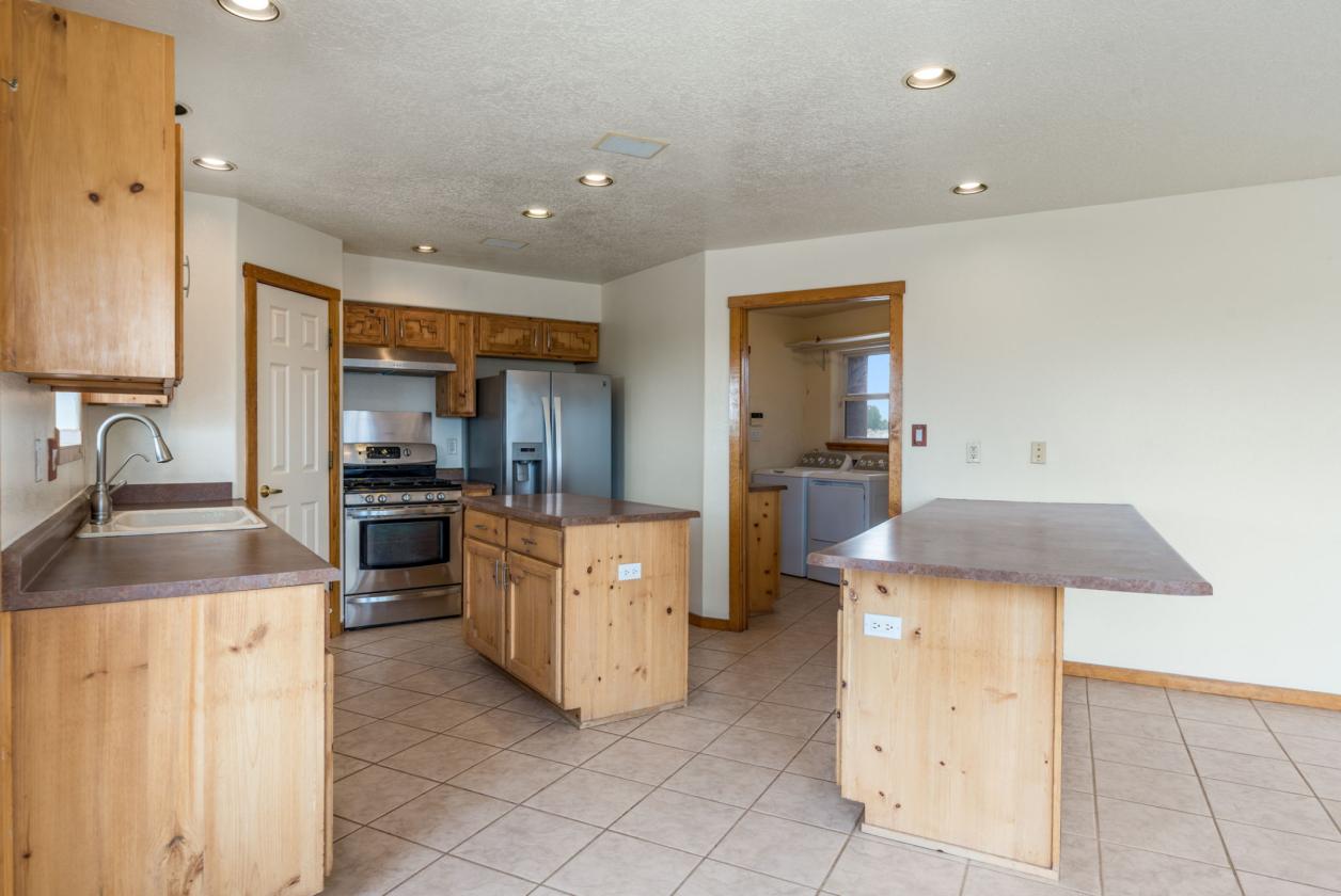 Horse property with gorgeous views - photo 8