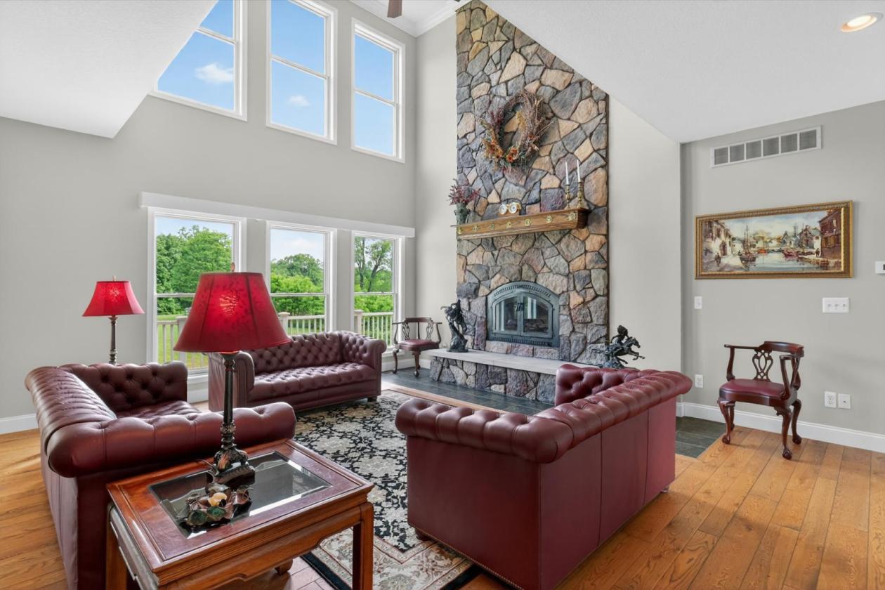 Luxury Equestrian estate with a large arena - photo 4