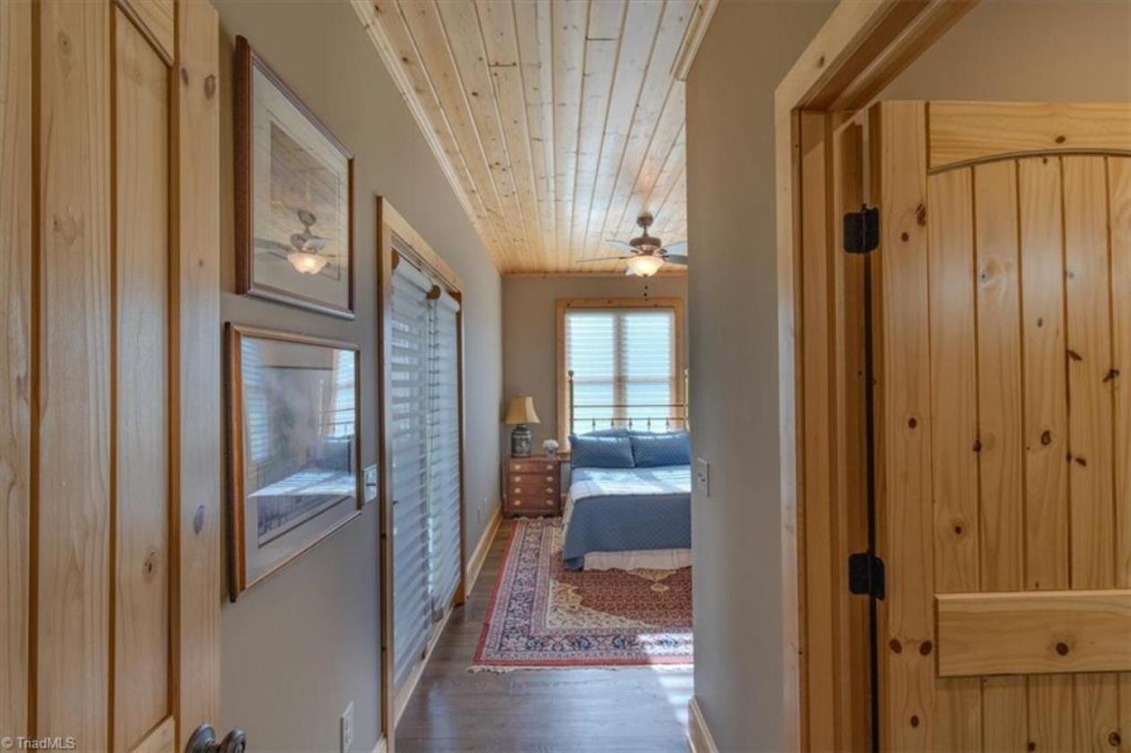 Luxury equestrian farm with custom home - photo 12