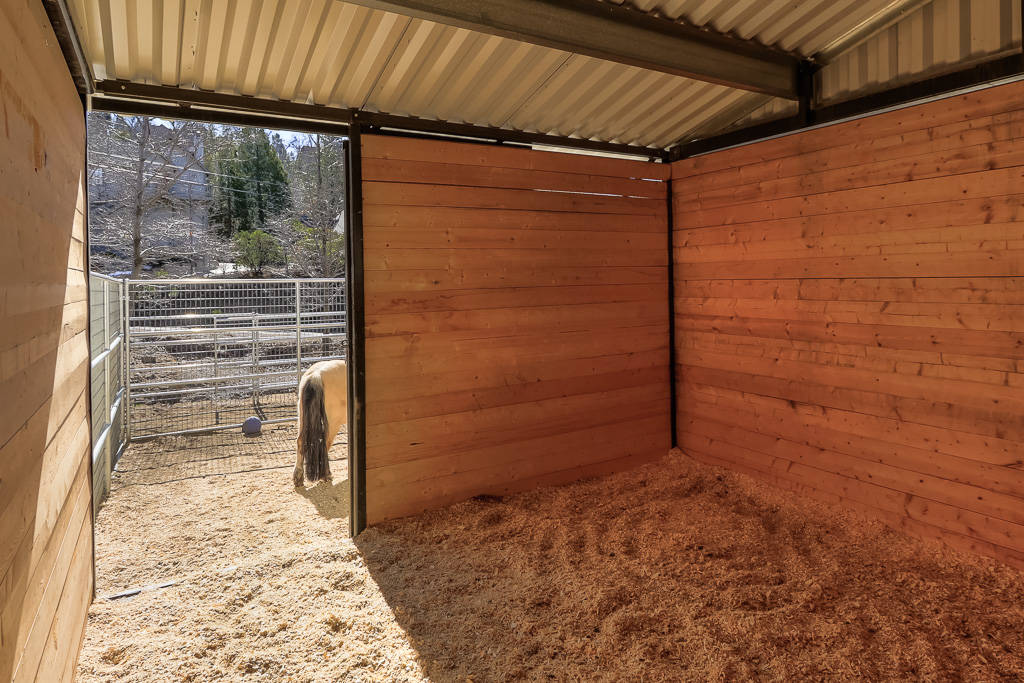 Lake Arrowhead Horse Property! Lake Arrowhead, San Bernardino County