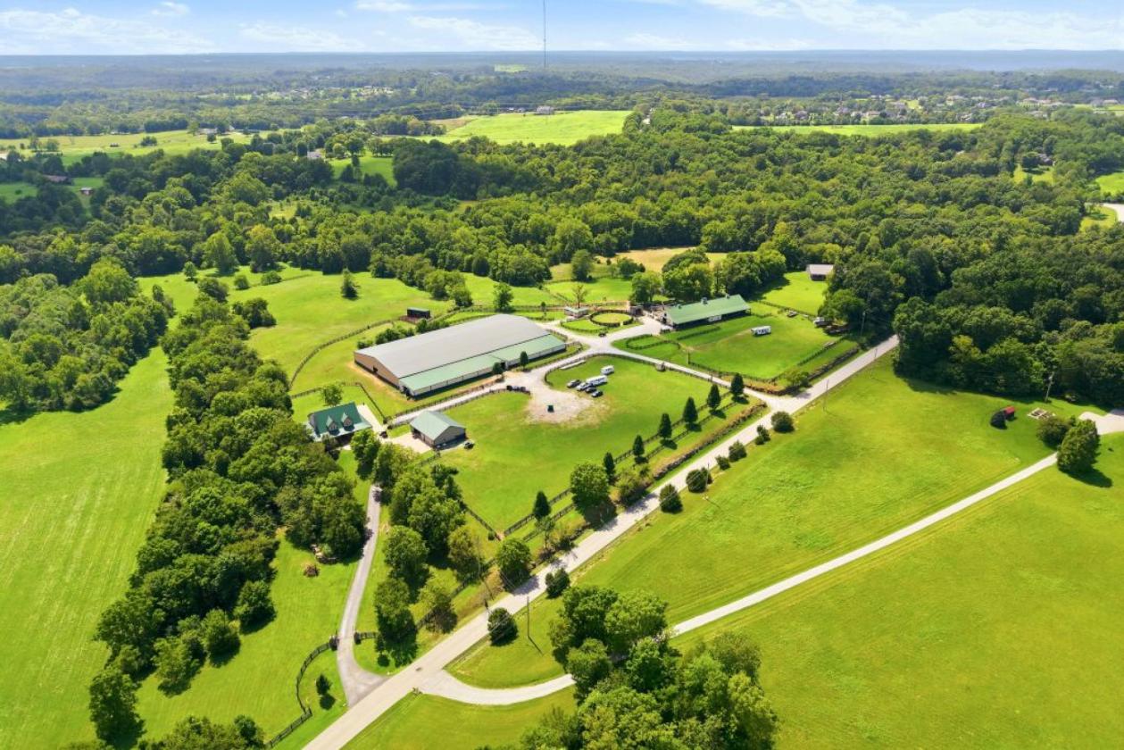 Equestrian Horse Farm with 73.5 acres - photo 10