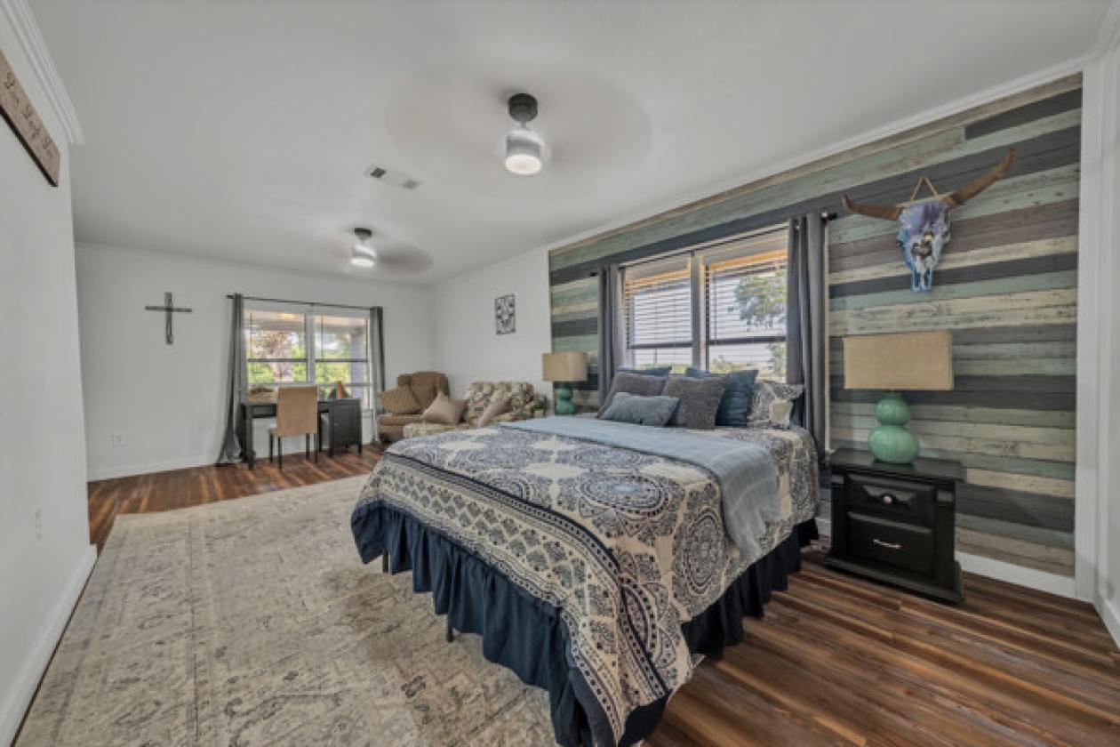 Bring Your Horses! 2026 home updates & guest house - photo 4