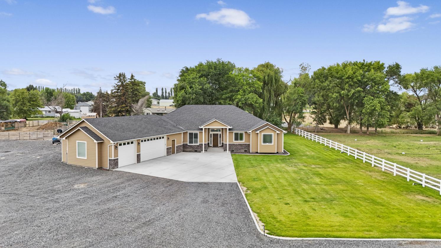 Modern Craftsman on 2.49± Irrigated Acres - photo 5