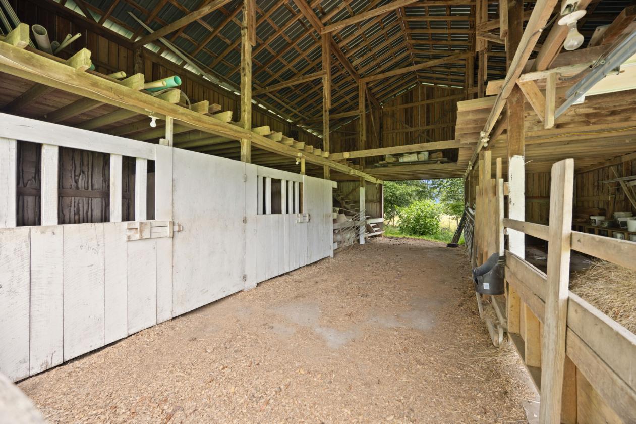 BEAUTIFUL LAKE CUMBERLAND AREA FARM - photo 25