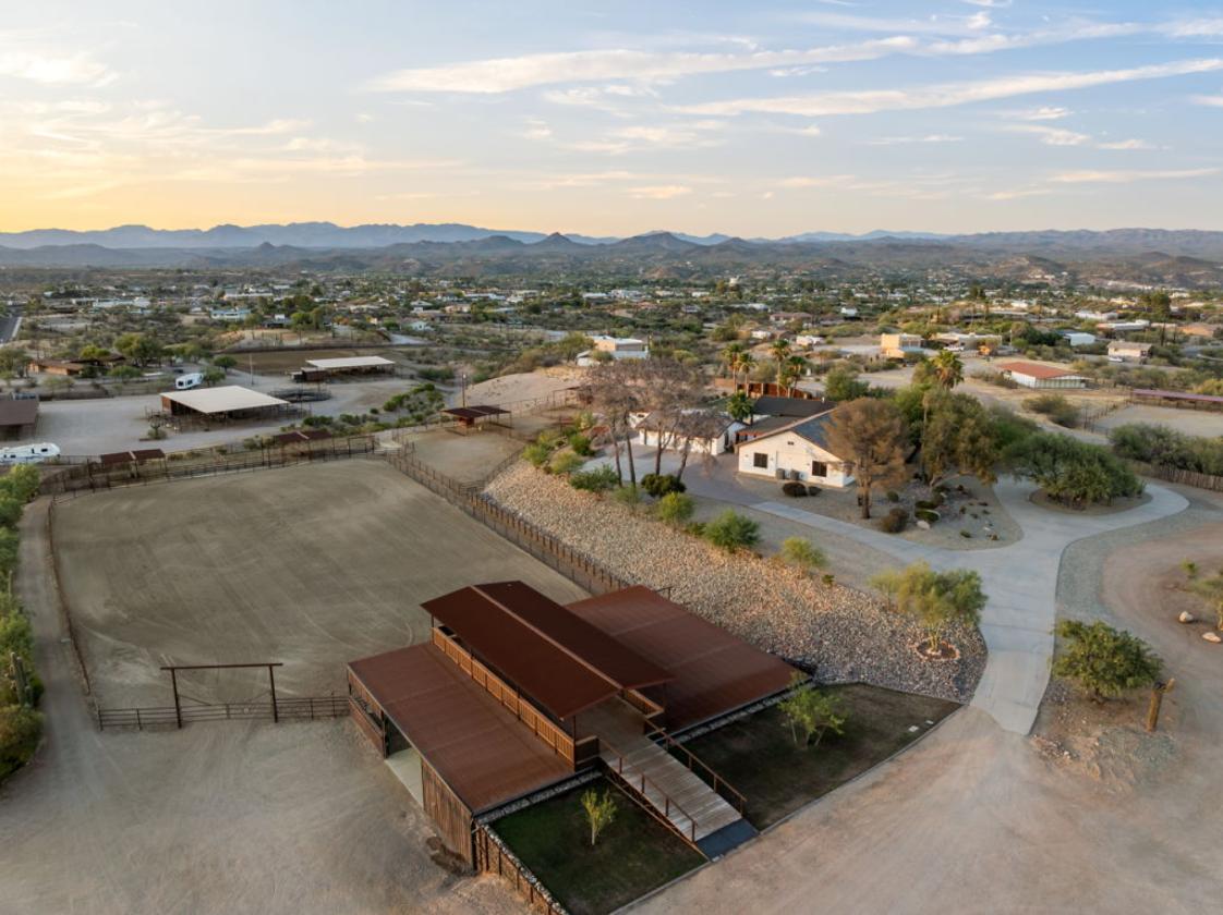 Premier Equestrian Estate Backing State Land - photo 15