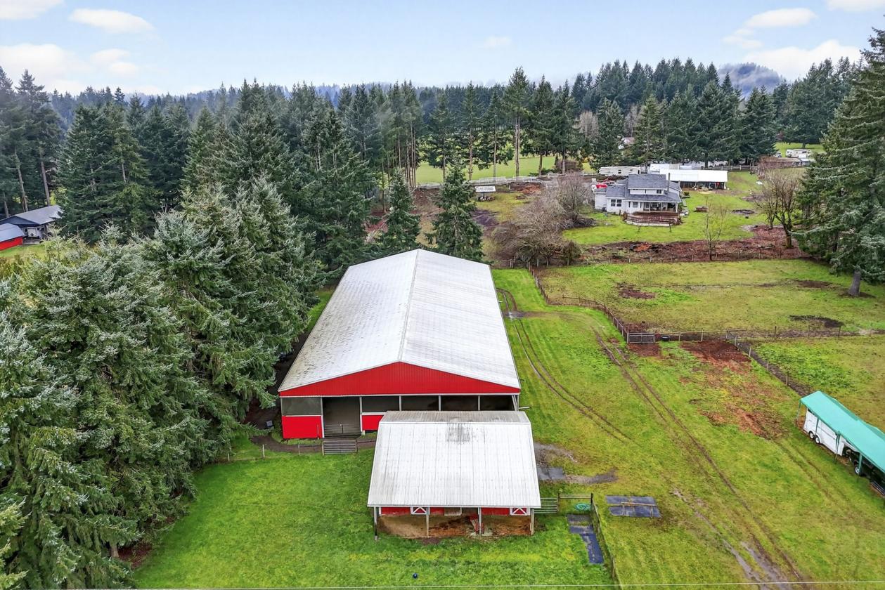 Huge Arena, Ample Pasture & Spacious Home - photo 1