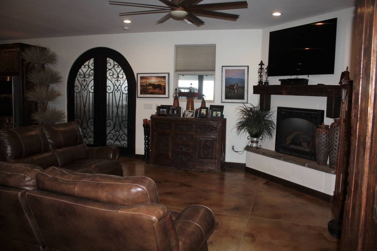 LUXURY 30 ACRE EQUESTRIAN ESTATE WITH BIG ARENA IMMACULATE INSIDE